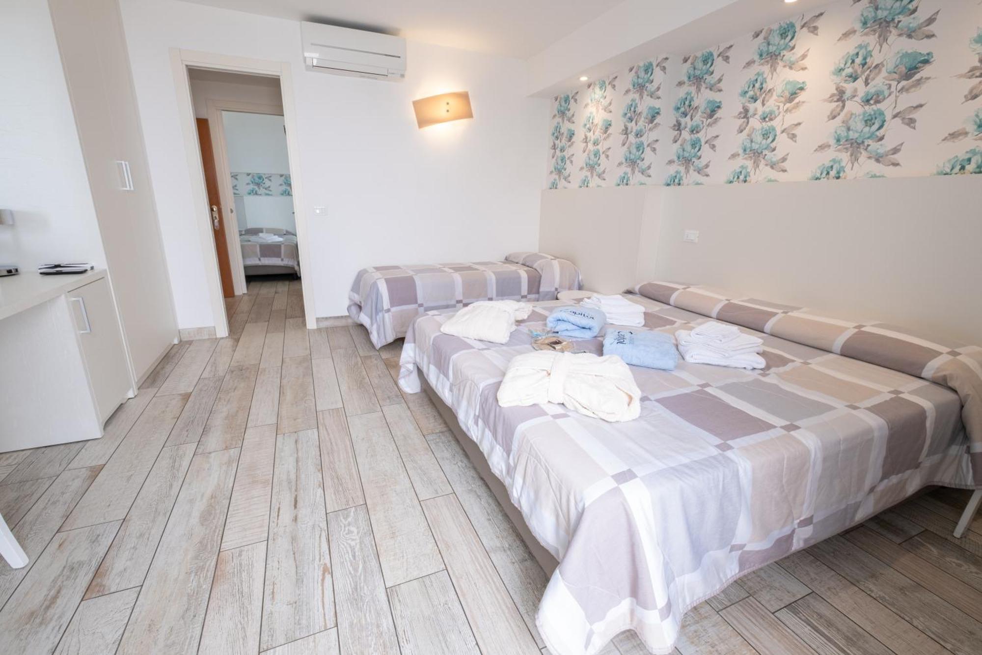 Hotel Capitol Gatteo a Mare Kültér fotó