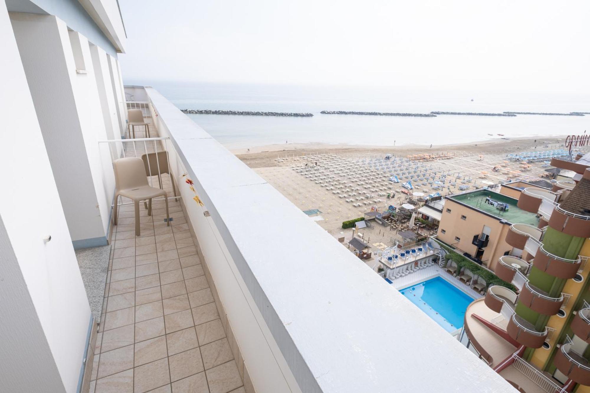 Hotel Capitol Gatteo a Mare Kültér fotó