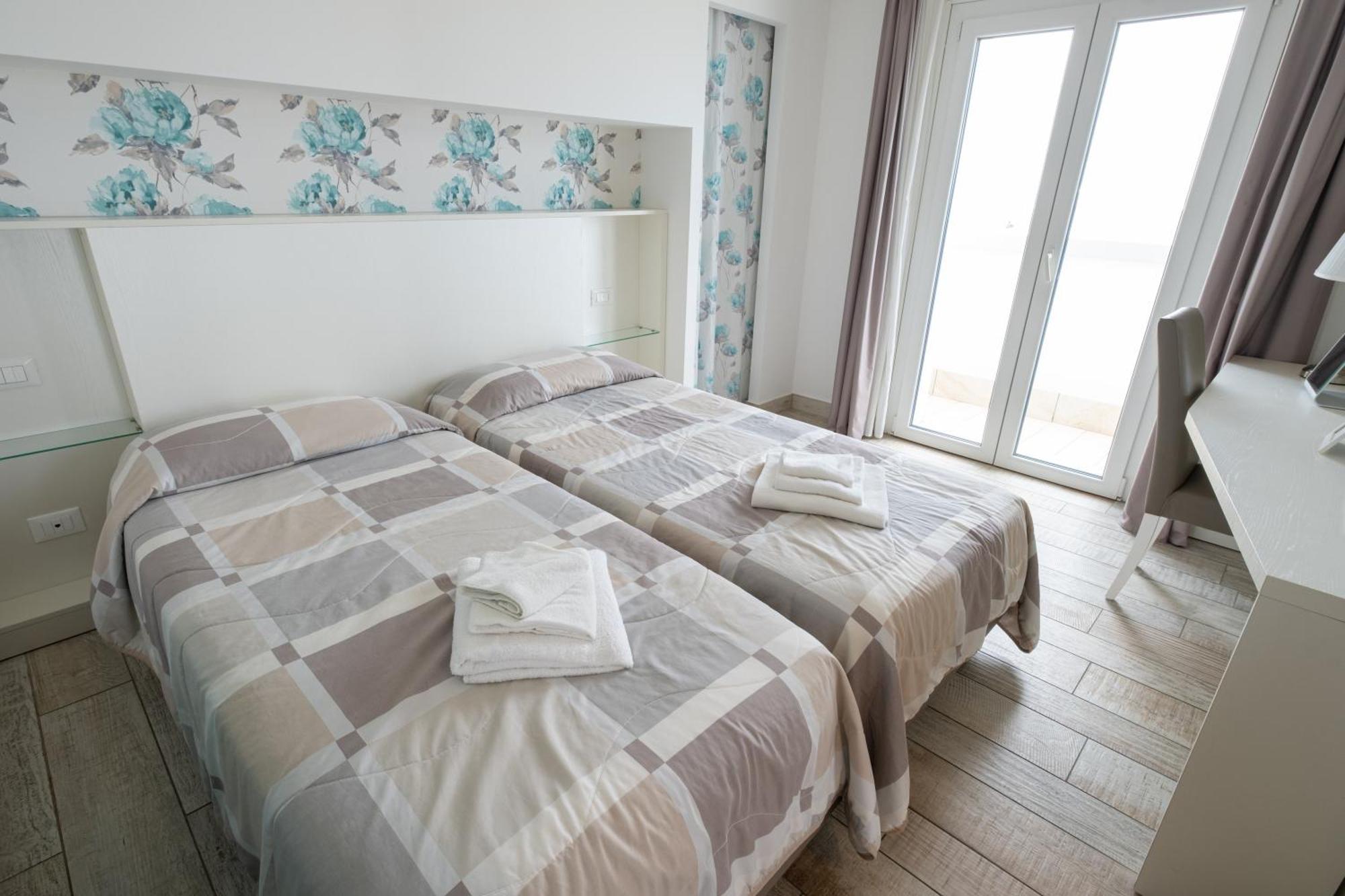 Hotel Capitol Gatteo a Mare Kültér fotó
